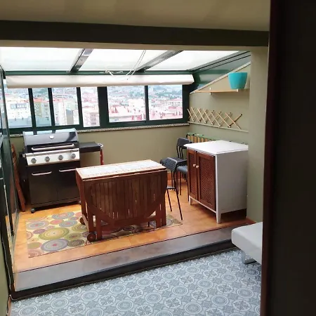 Duplex Amplio,parking Wifi, 2 Terrazas, Bien Conectado Con Playas, Zona Segura * Vigo